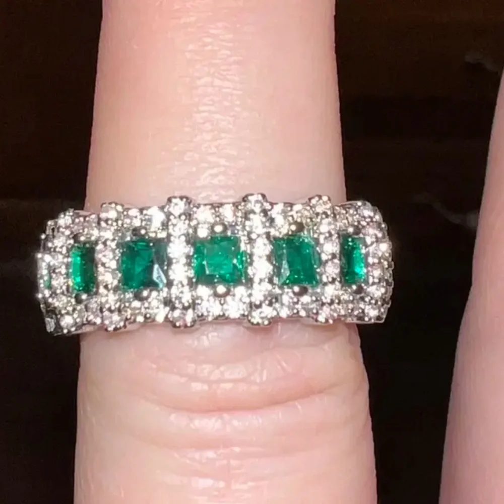 🆕 Beautiful Emerald Moissanite CZ Silver Cigar Band Ring
